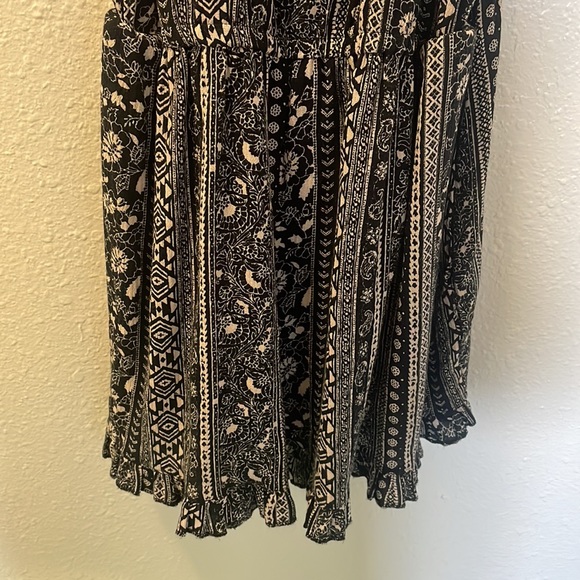 Boho NWOT romper with pockets - Picture 5 of 6